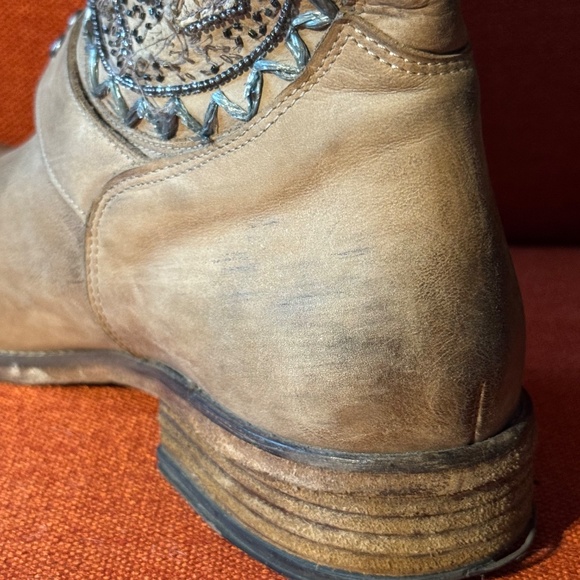 Embroidered Italian Leather Studded Western Boot in Tan Size 40 - Picture 10 of 16